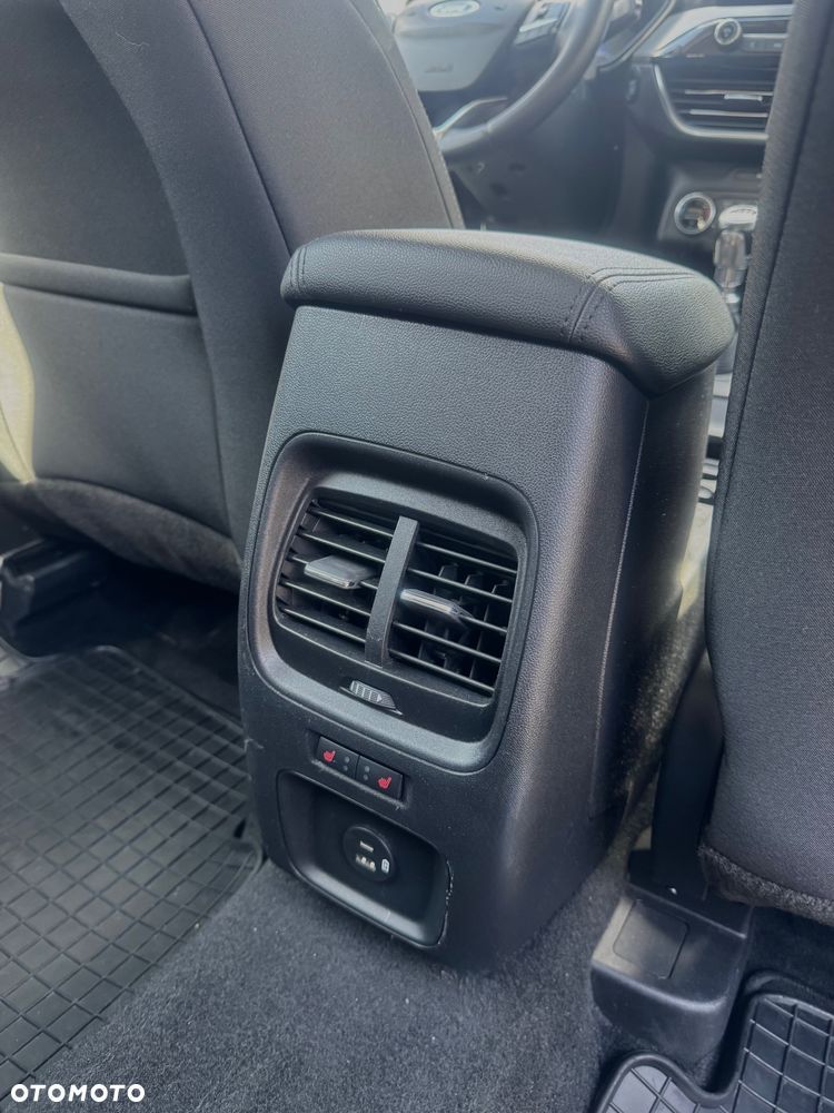 Ford Kuga 1.5 EcoBoost TITANIUM - 9