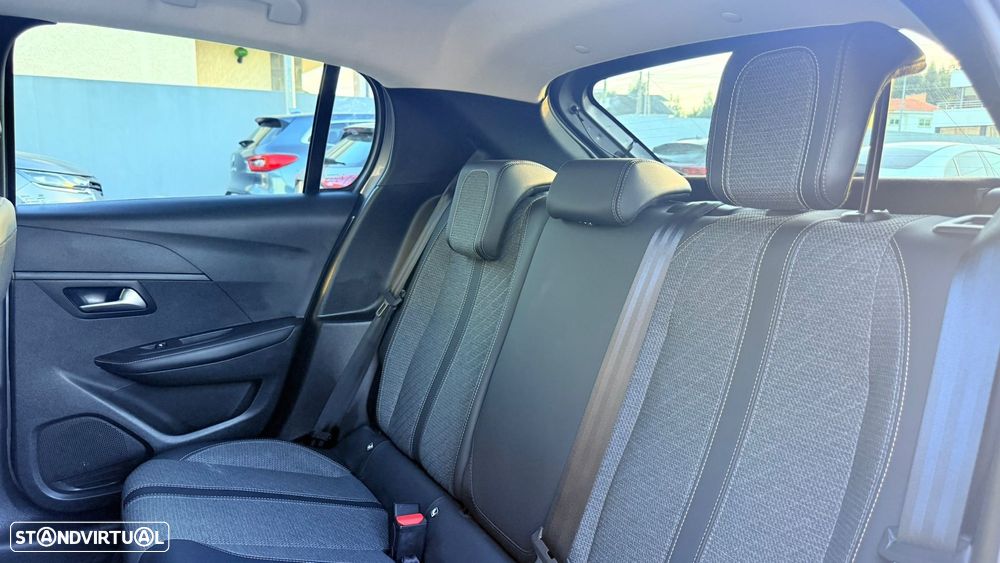 Peugeot 208 1.2 Hybrid Allure e-DCS6 - 12