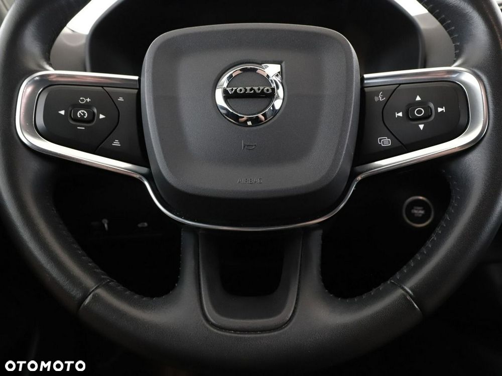 Volvo XC 40 D4 SCR AWD Momentum - 22
