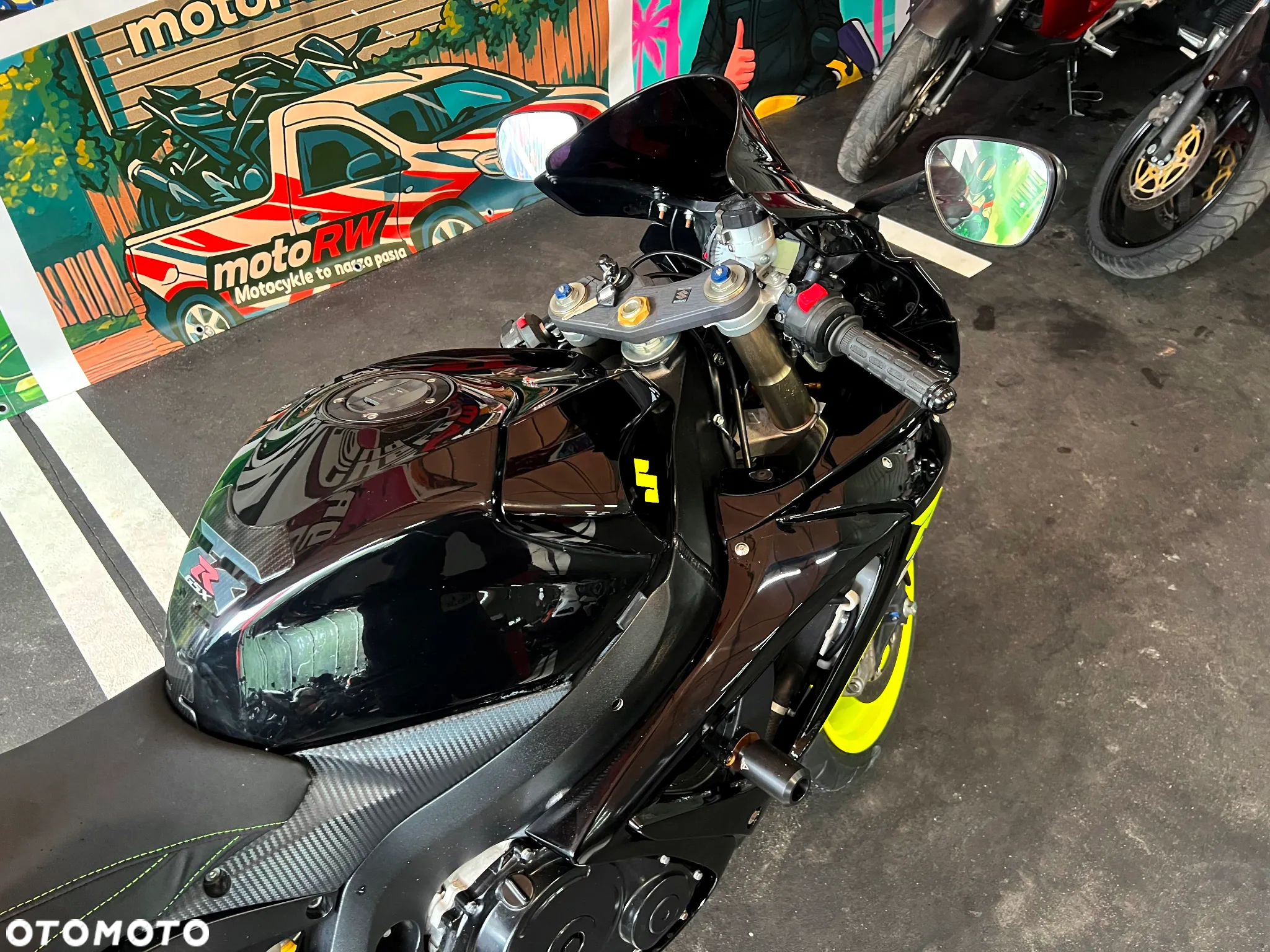 Suzuki GSX-R - 10