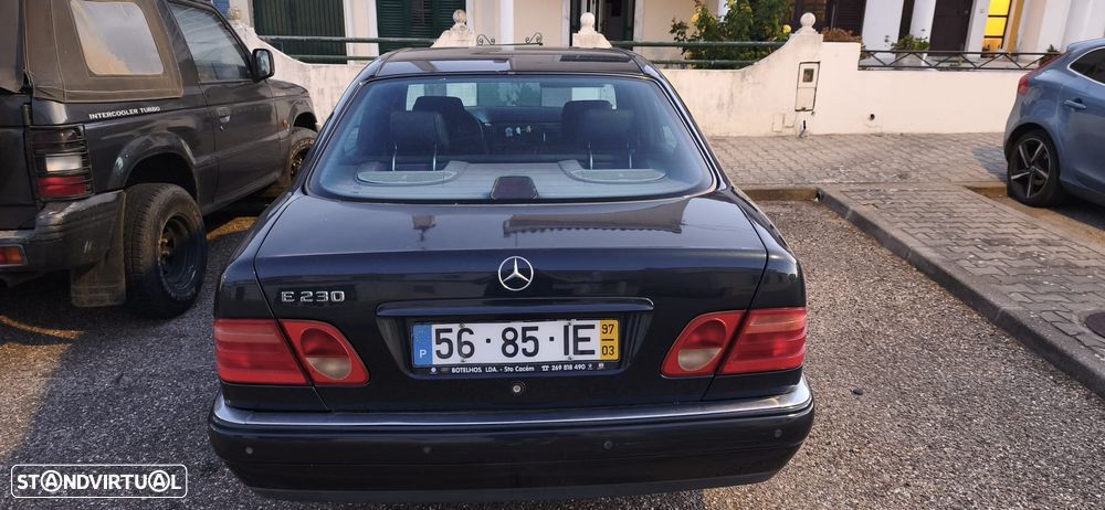 Mercedes-Benz E 230 - 2