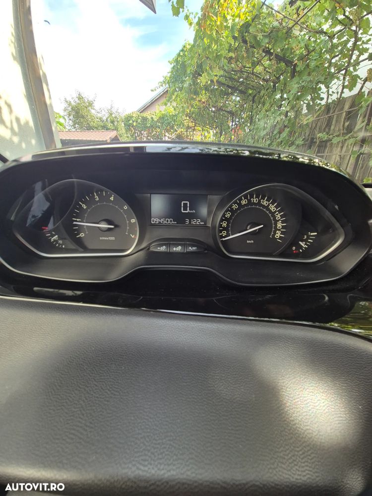 Peugeot 208 1.2 L PureTech Active - 14