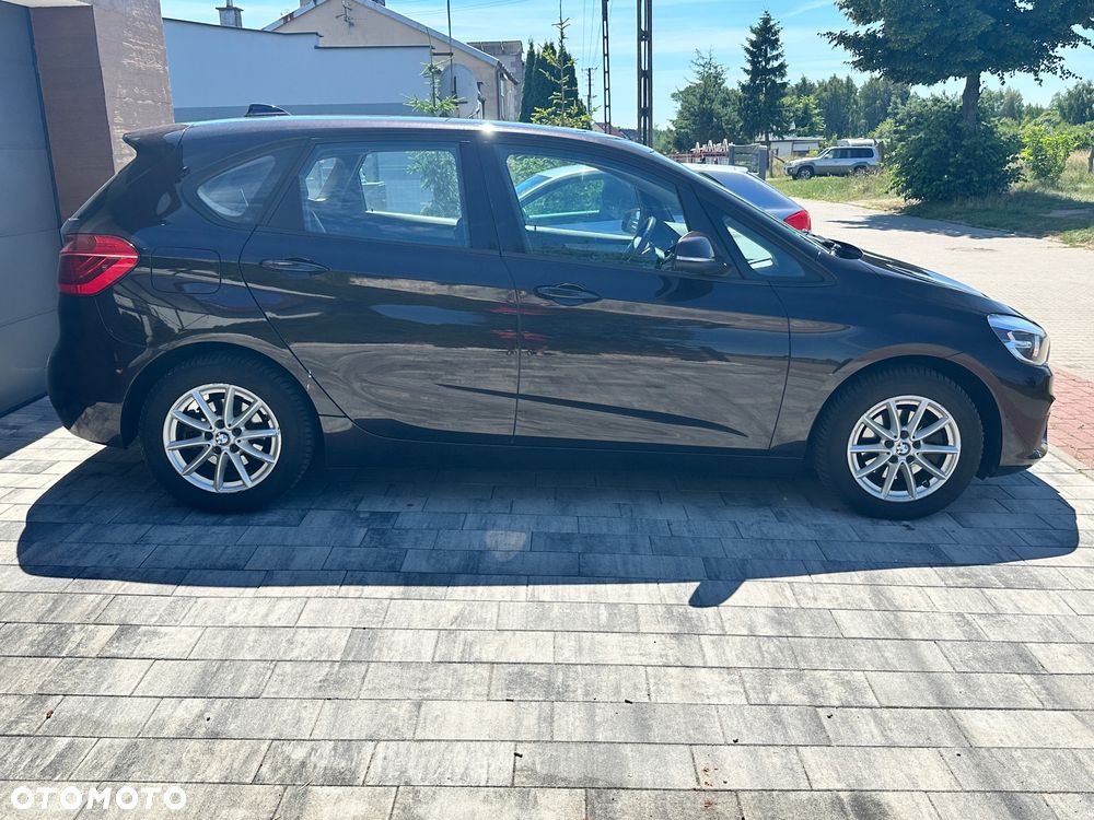 BMW Seria 2 218d - 5
