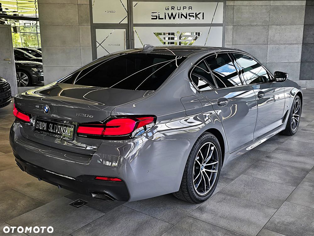 BMW Seria 5 530e xDrive M Sport sport - 9