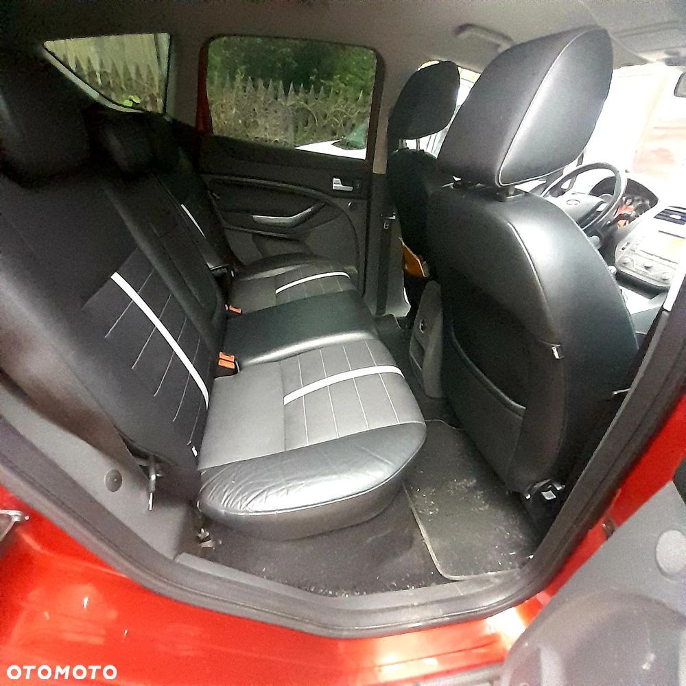 Ford Kuga 2.0 TDCi 2x4 Titanium - 10