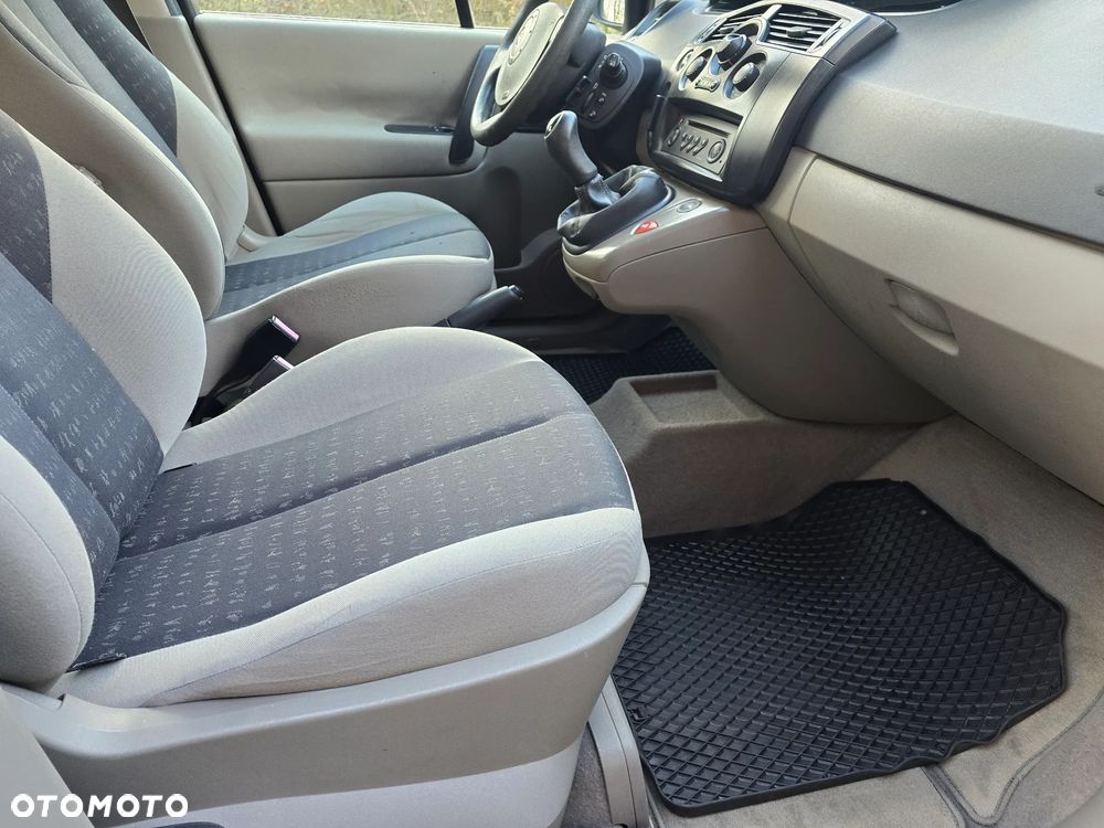 Renault Scenic - 27