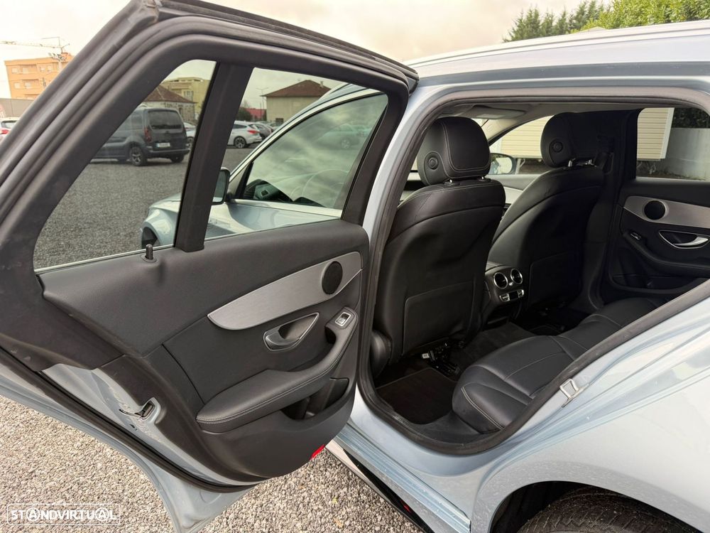 Mercedes-Benz C 250 d AMG Line 4-Matic Aut. - 25