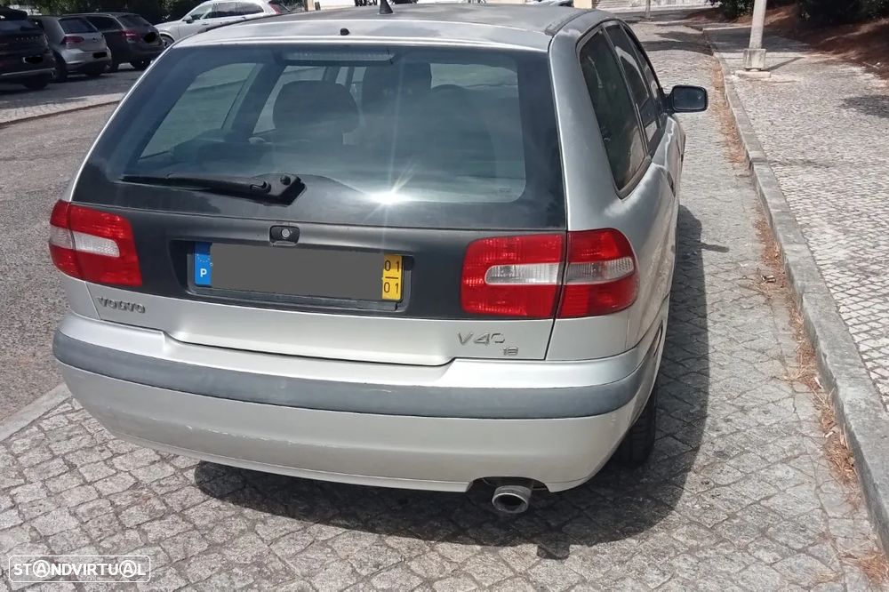 Volvo V40 1.6 - 15