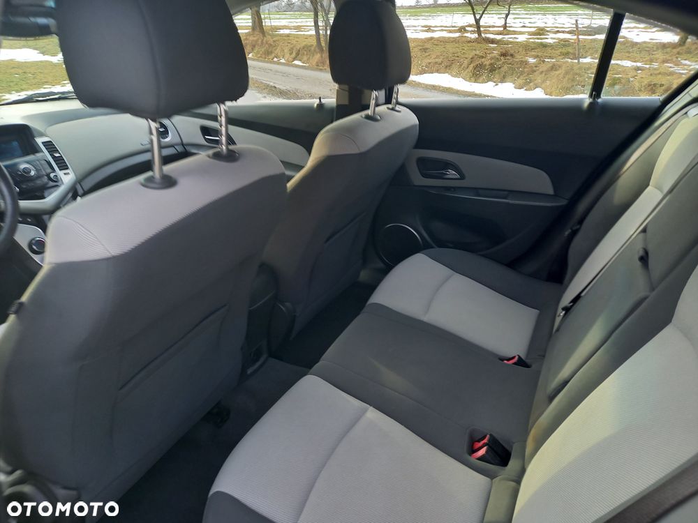 Chevrolet Cruze - 11