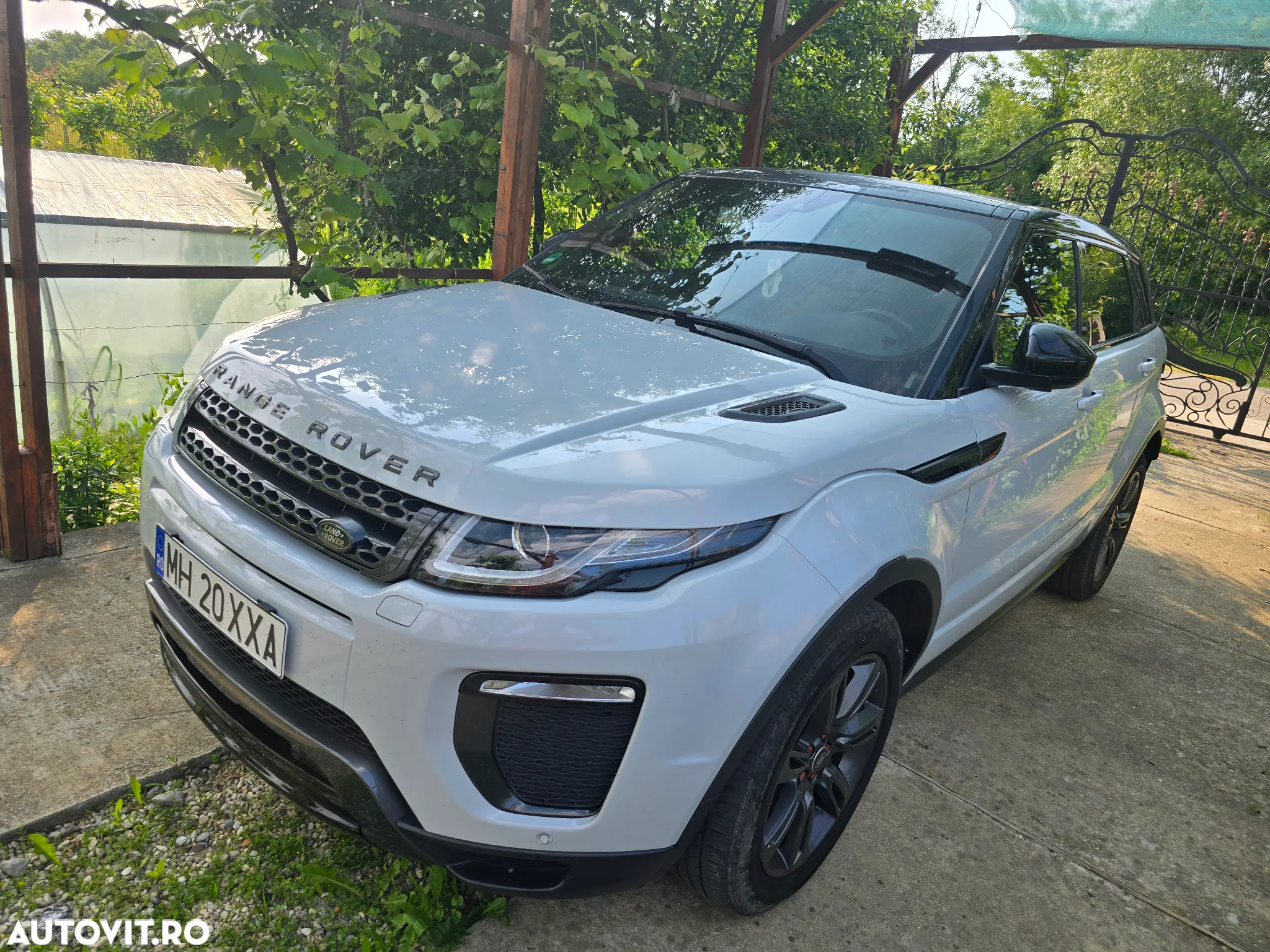 Land Rover Range Rover Evoque 2.0 D180 R-Dynamic - 2
