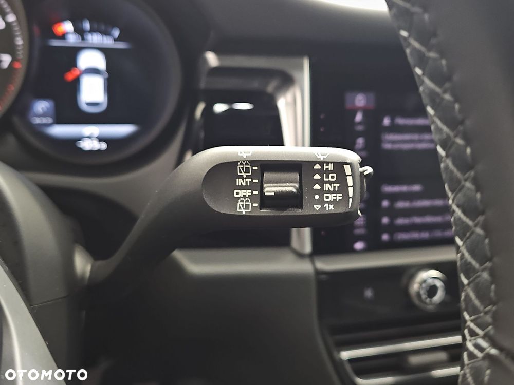 Porsche Macan Standard - 16