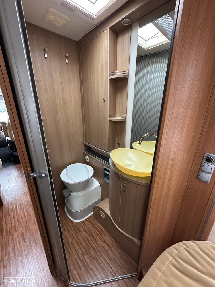 Burstner Aviano i727 AUTOCARAVANA cama central mais cama elevatória. - 12