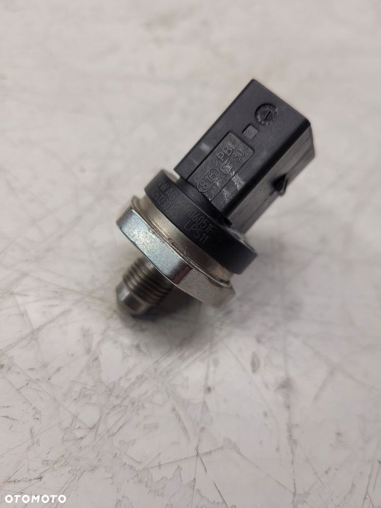 CZUJNIK CIŚNIENIA PALIWA AUDI VW SEAT 06H906051F - 3