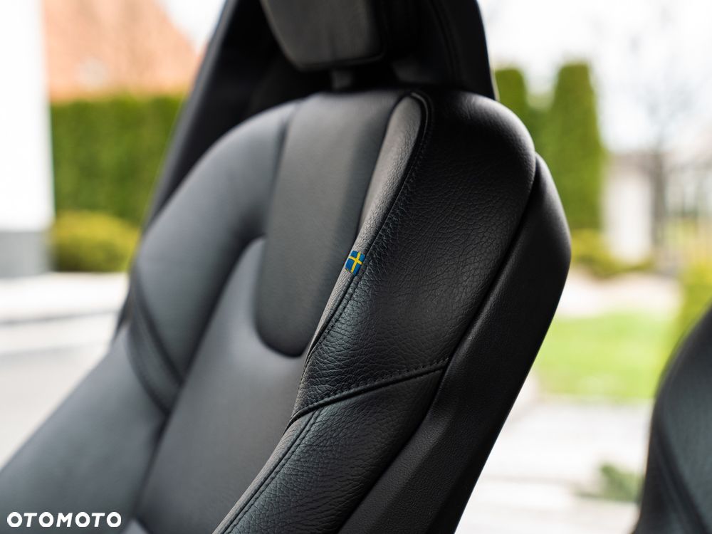 Volvo XC 60 D4 Geartronic Momentum Pro - 35