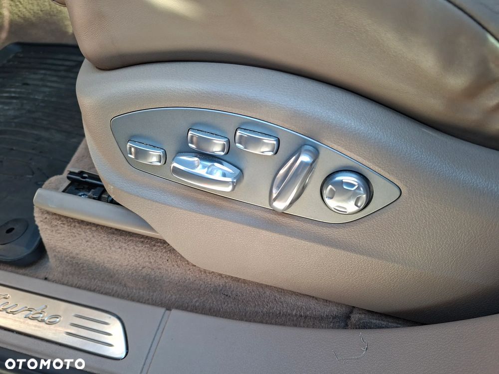 Porsche Cayenne Turbo Tiptronic S - 21