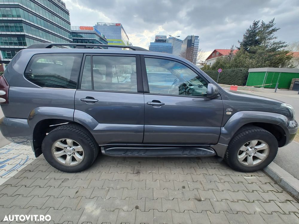 Toyota Land Cruiser - 7