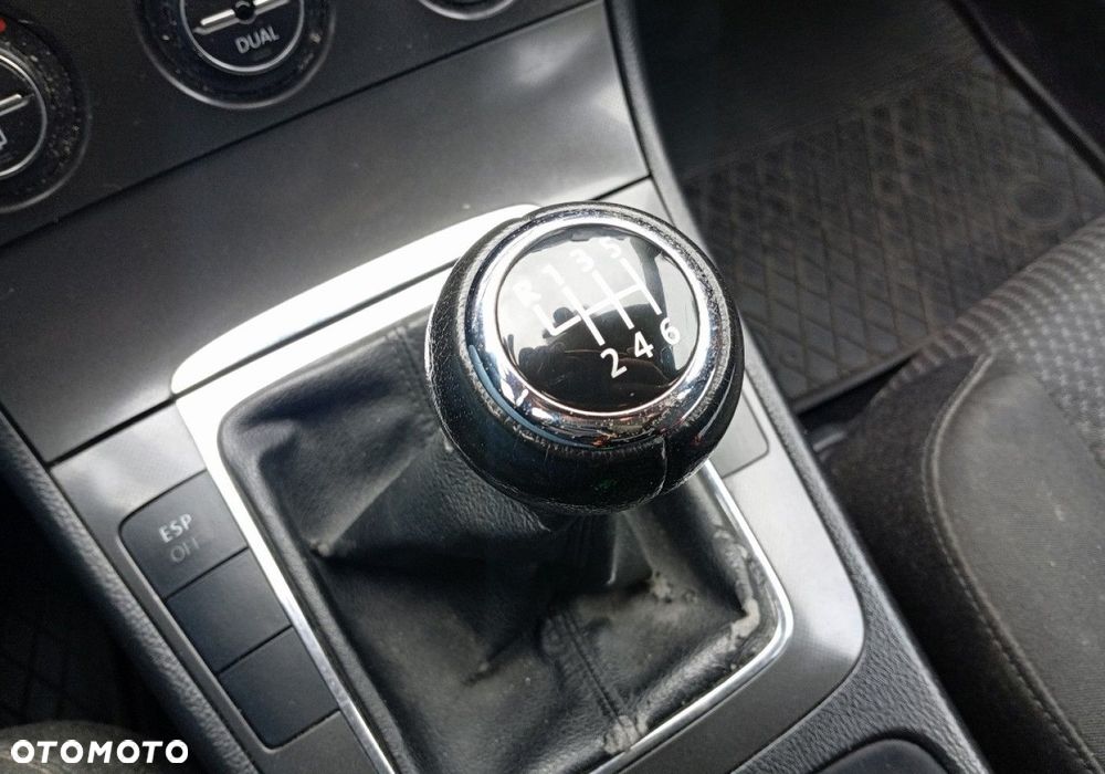 Volkswagen Passat - 29
