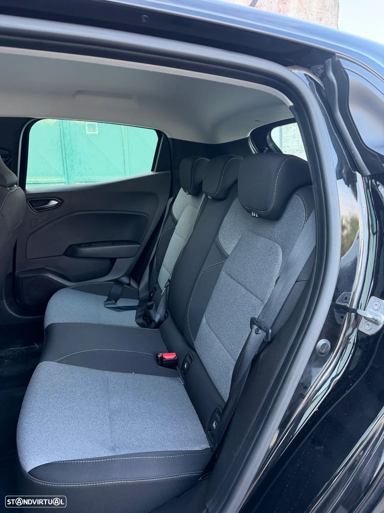 Renault Clio - 11