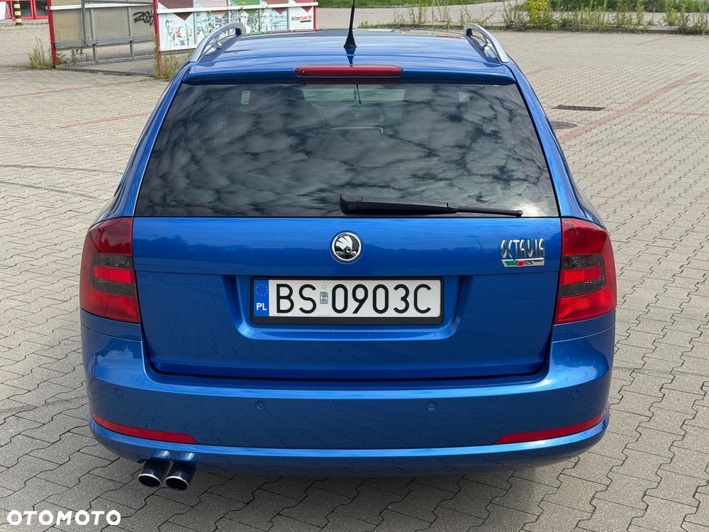 Skoda Octavia 2.0 TDI CR DPF RS - 21