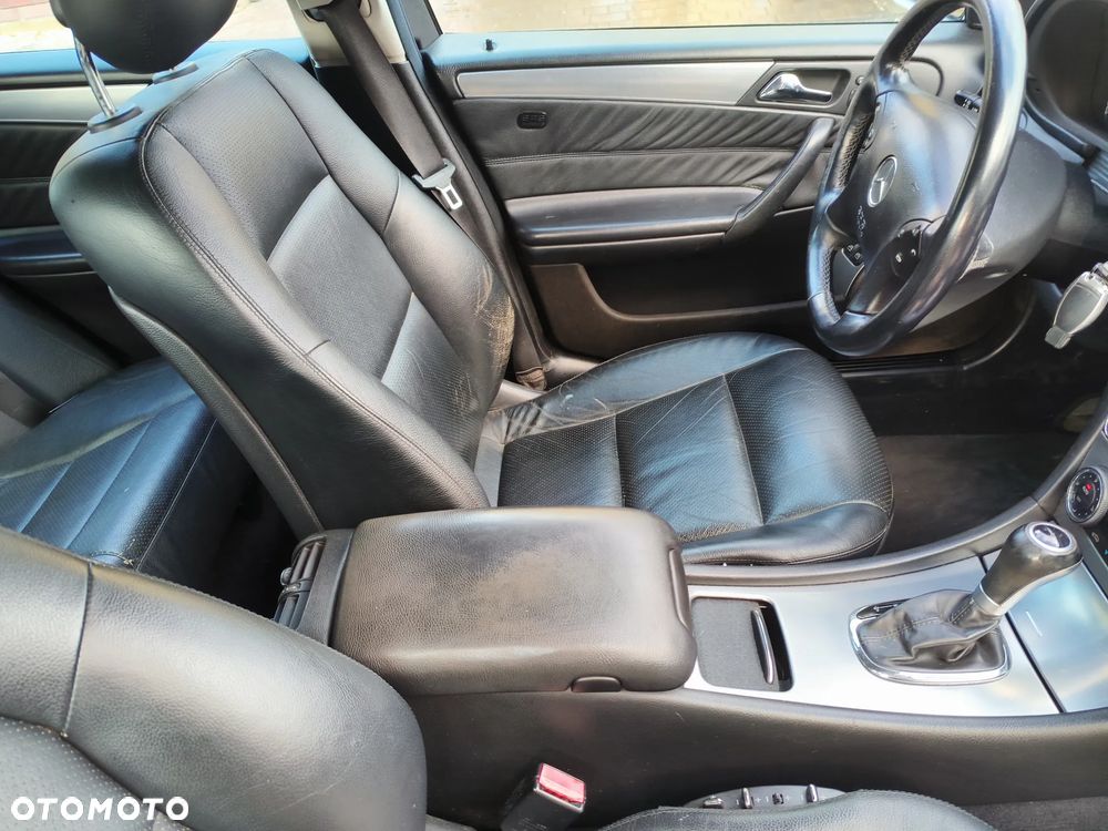 Mercedes-Benz Klasa C 320 4Matic Avantgarde Sport Edition - 18