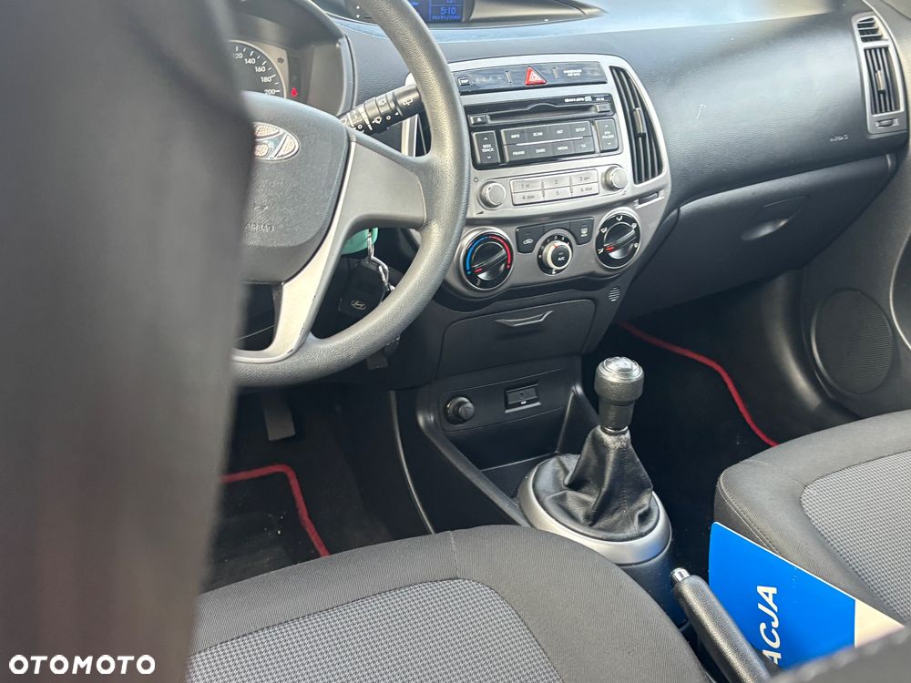 Hyundai i20 1.2 Fifa World Cup Edition - 18