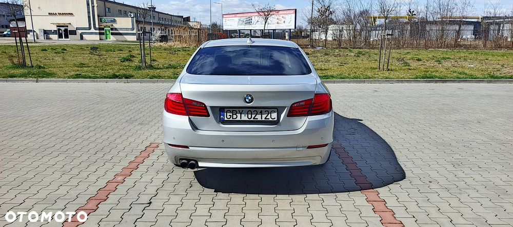 BMW Seria 5 520i - 7