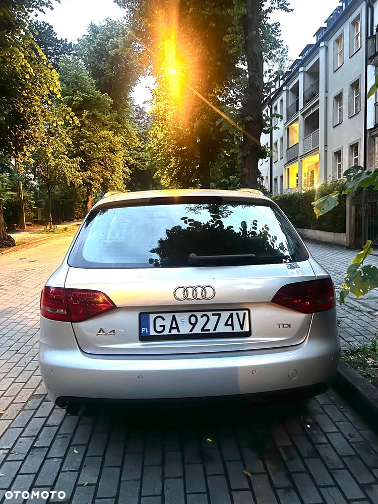 Audi A4 Avant 2.0 TDI DPF multitronic Ambition - 4