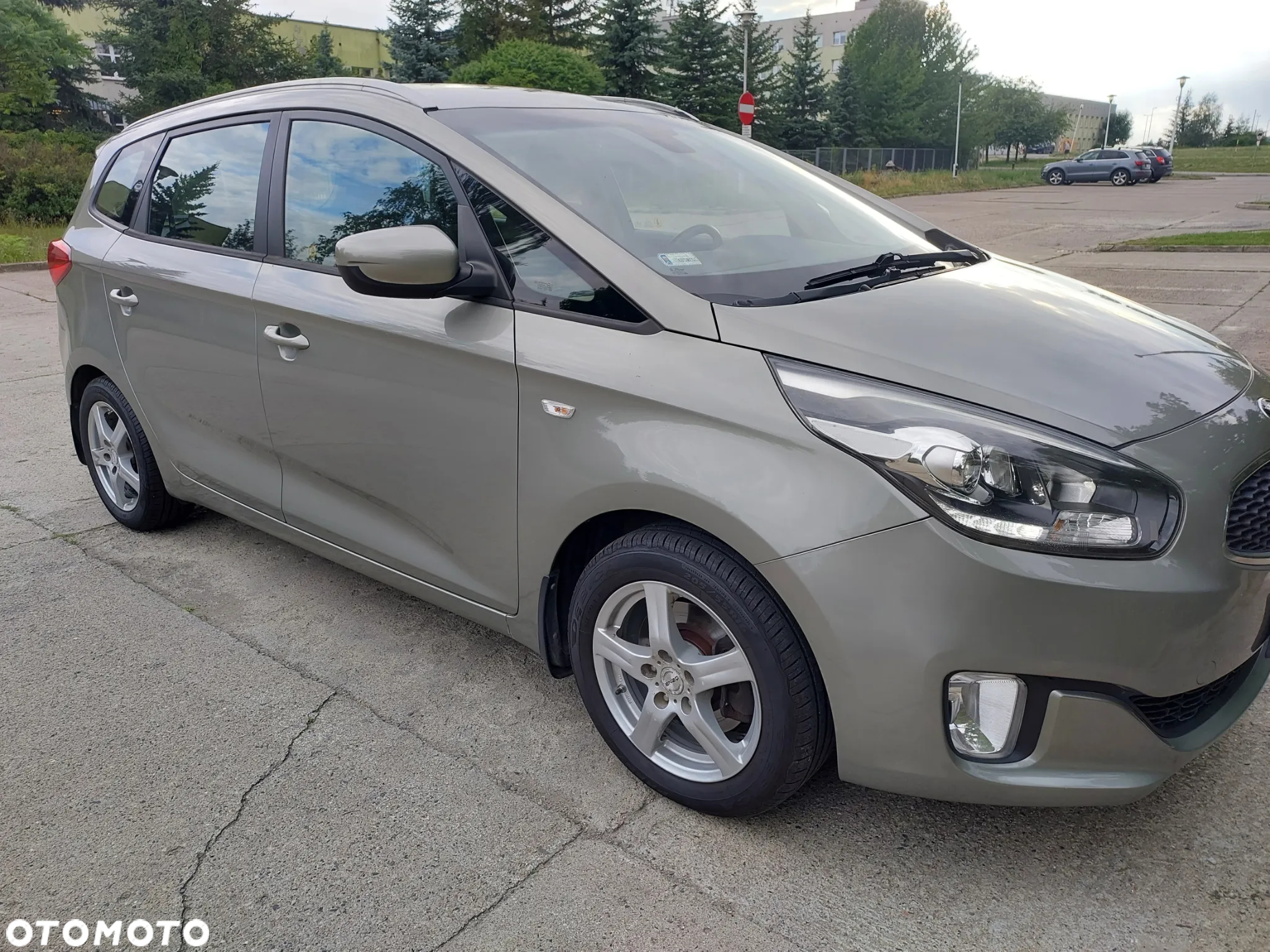 Kia Carens 1.6 GDI Business Line EU6 - 3