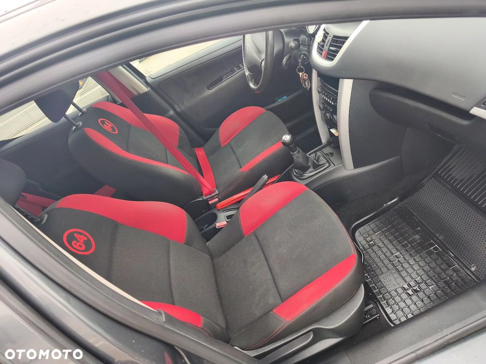 Peugeot 207 - 6