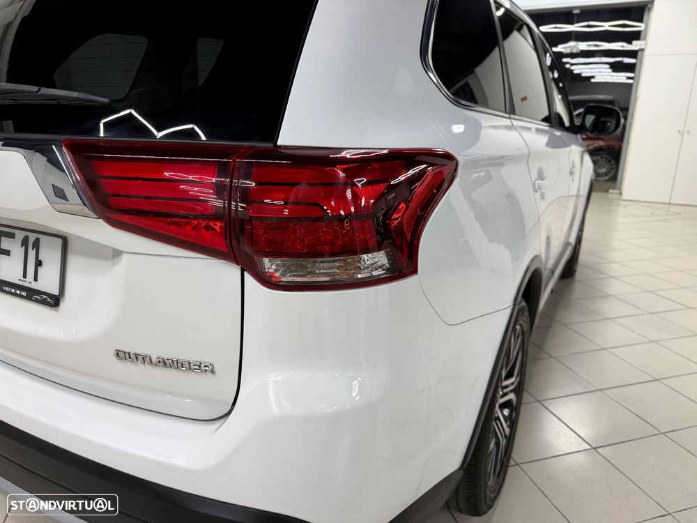 Mitsubishi Outlander 2.2 DI-D Intense+ - 7