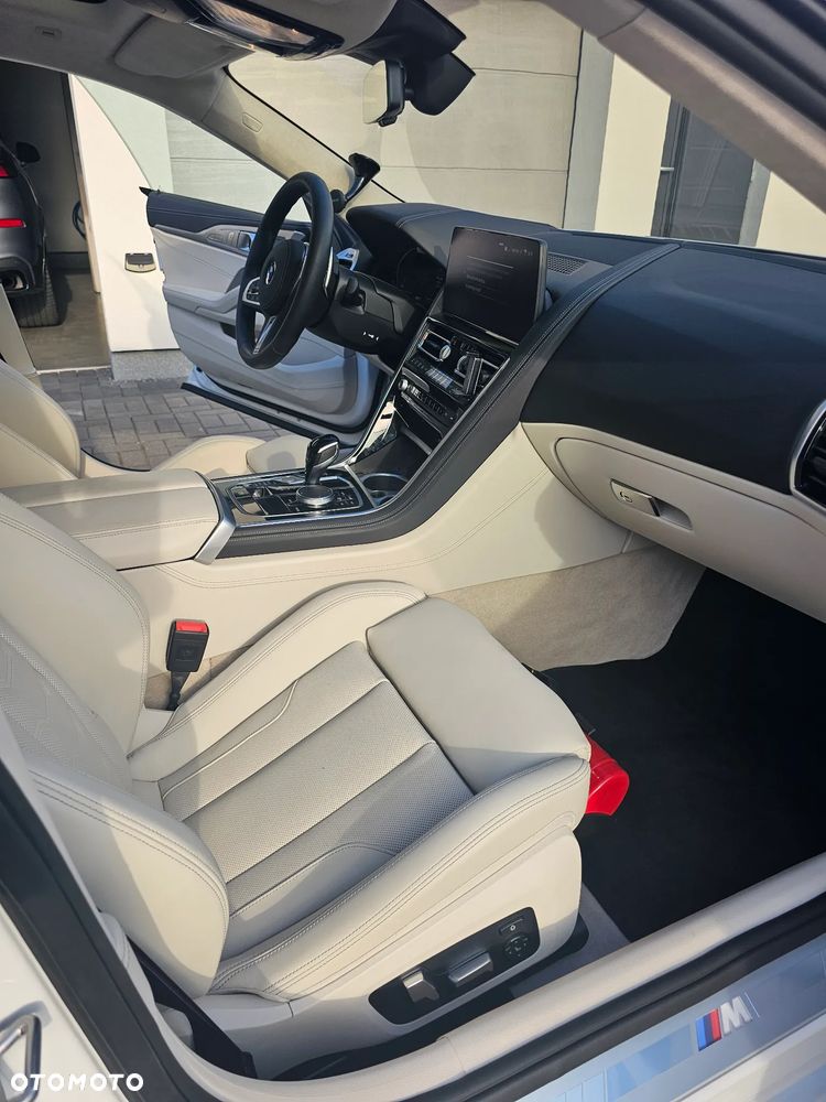 BMW Seria 8 840d xDrive mHEV - 16