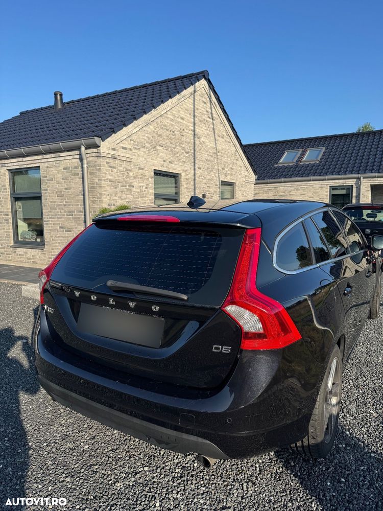 Volvo V60 D5 Geartronic Summum - 11