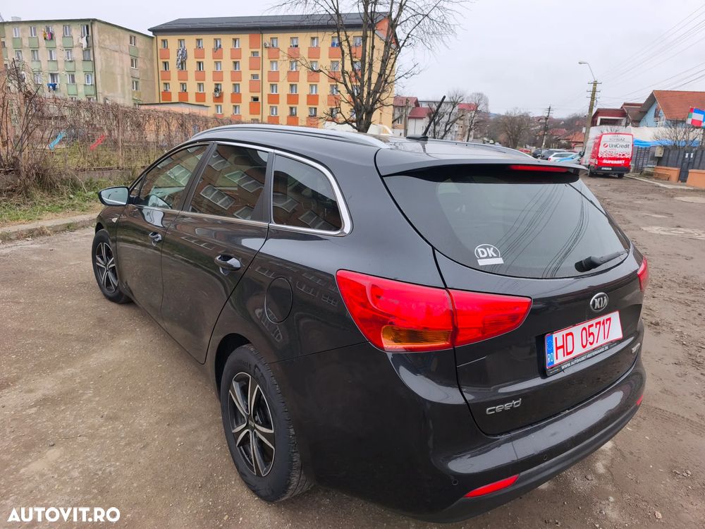 Kia Ceed 1.6 CRDi 128 ISG SW Platinum Edition - 5
