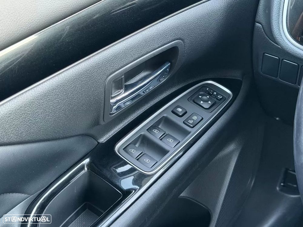Mitsubishi Outlander 2.4 Instyle - 37
