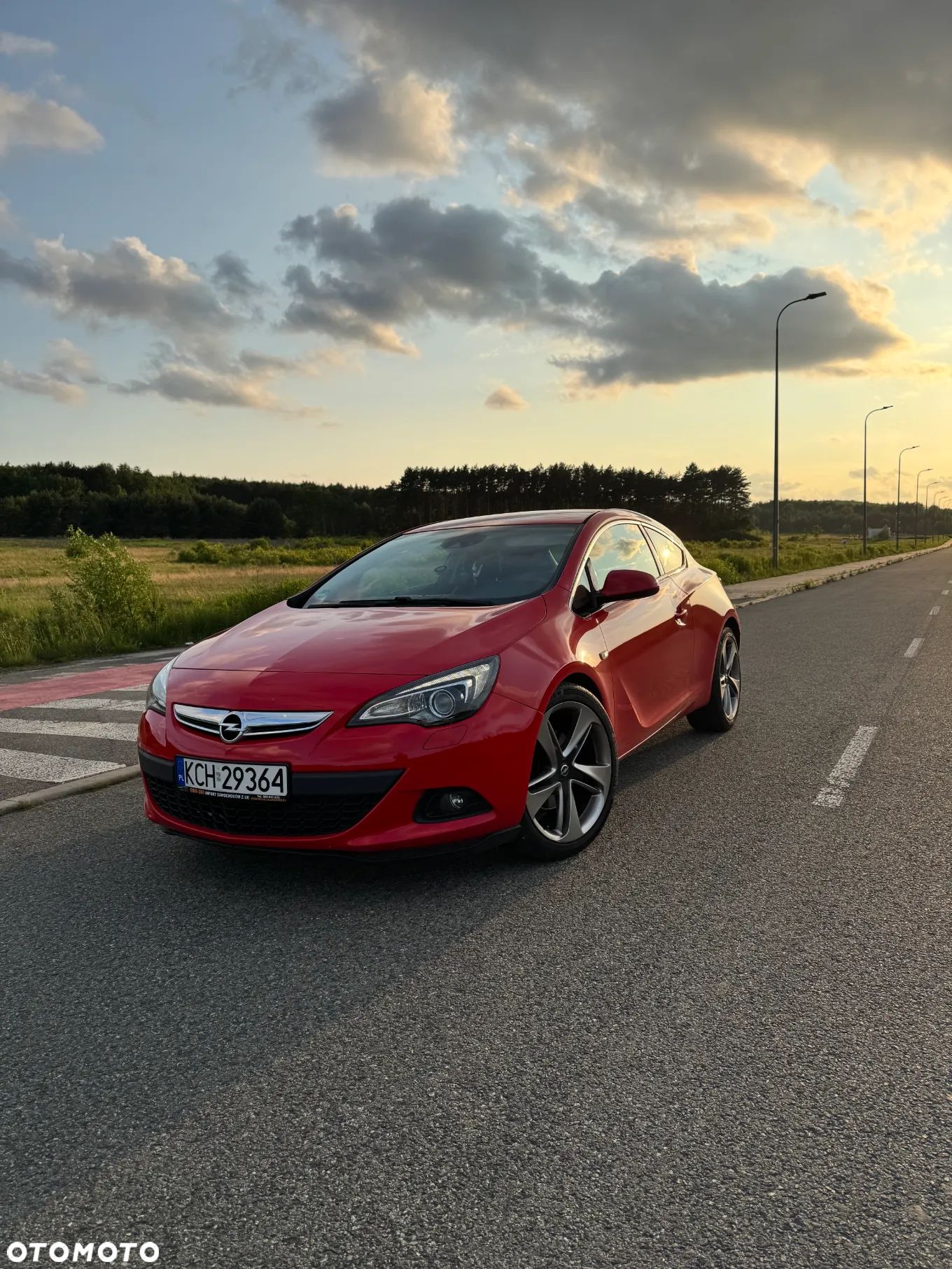 Opel Astra IV GTC 1.6 T Sport - 1