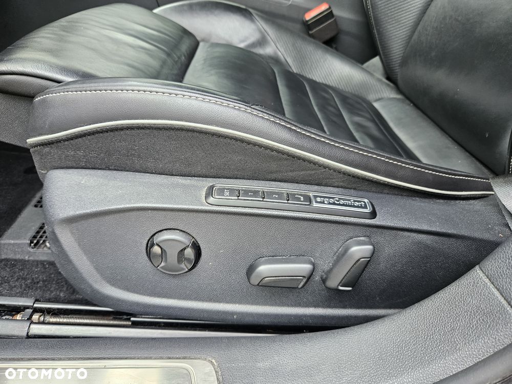 Volkswagen Arteon 2.0 TDI R-Line DSG - 25