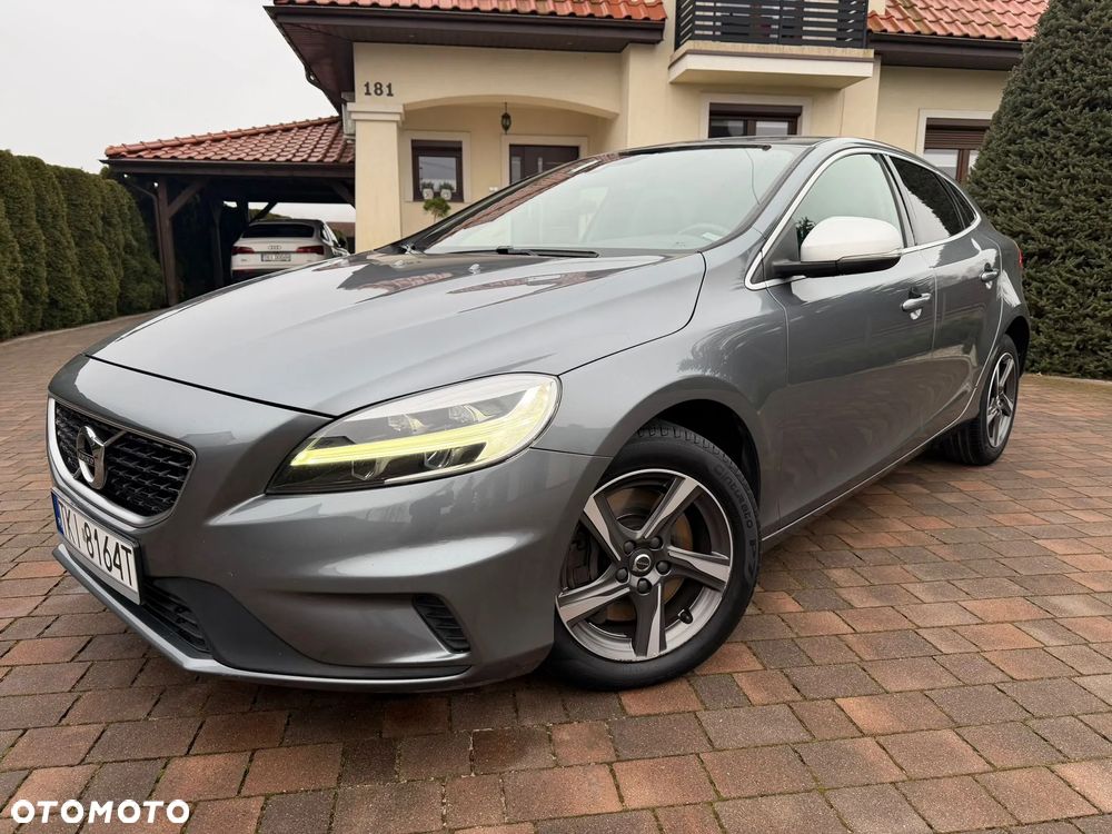 Volvo V40 D3 Momentum - 1