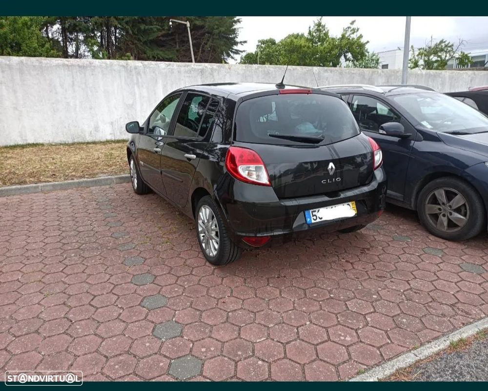 Renault Clio 1.2 16V Dynamique S - 1