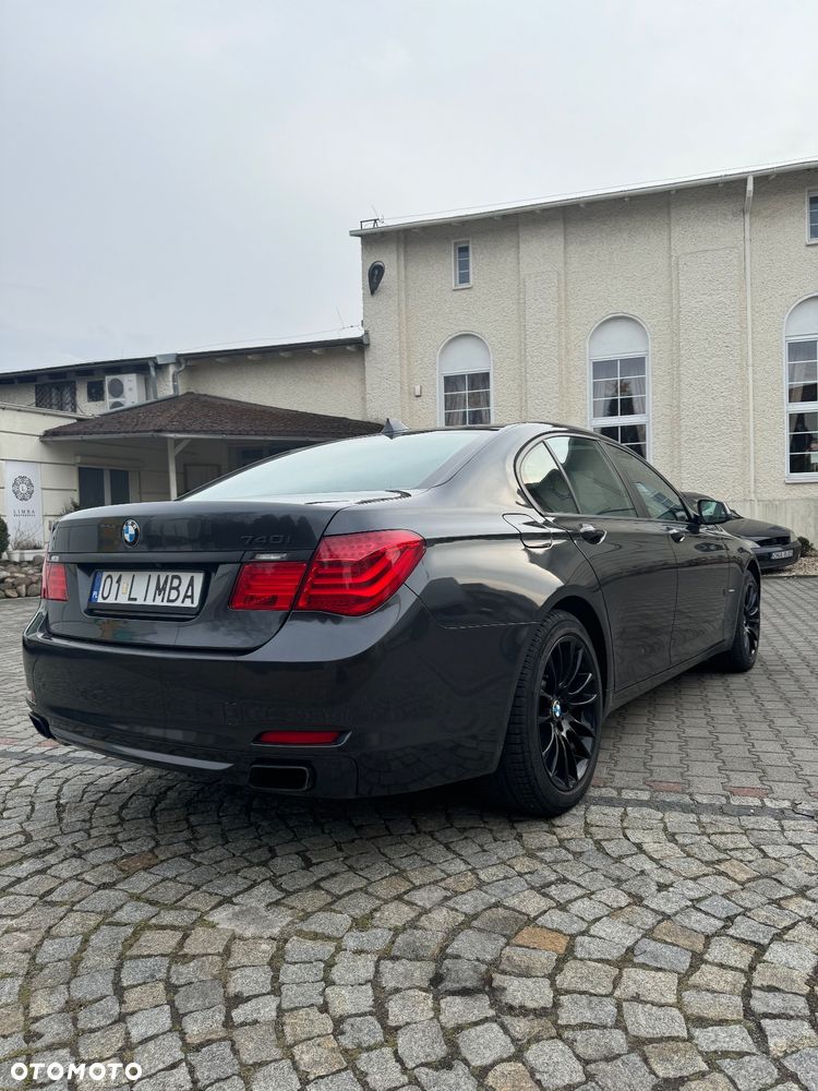 BMW Seria 7 740i - 10