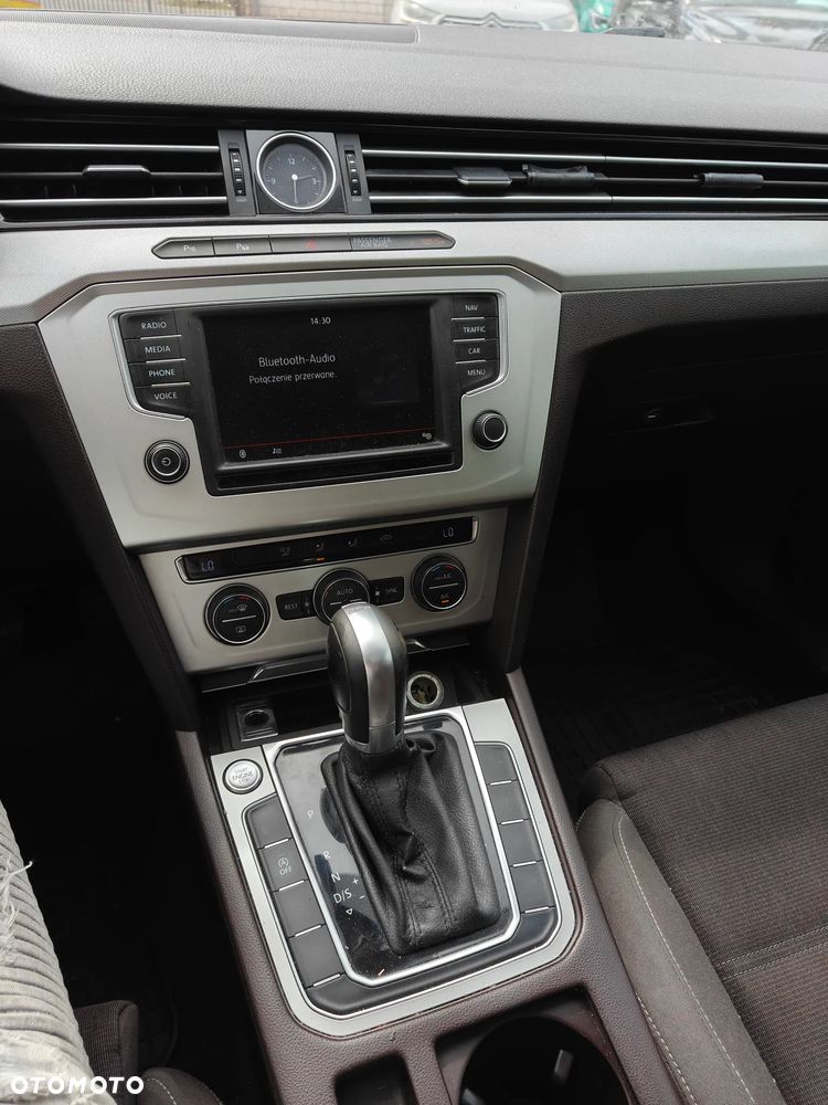 Volkswagen Passat - 10