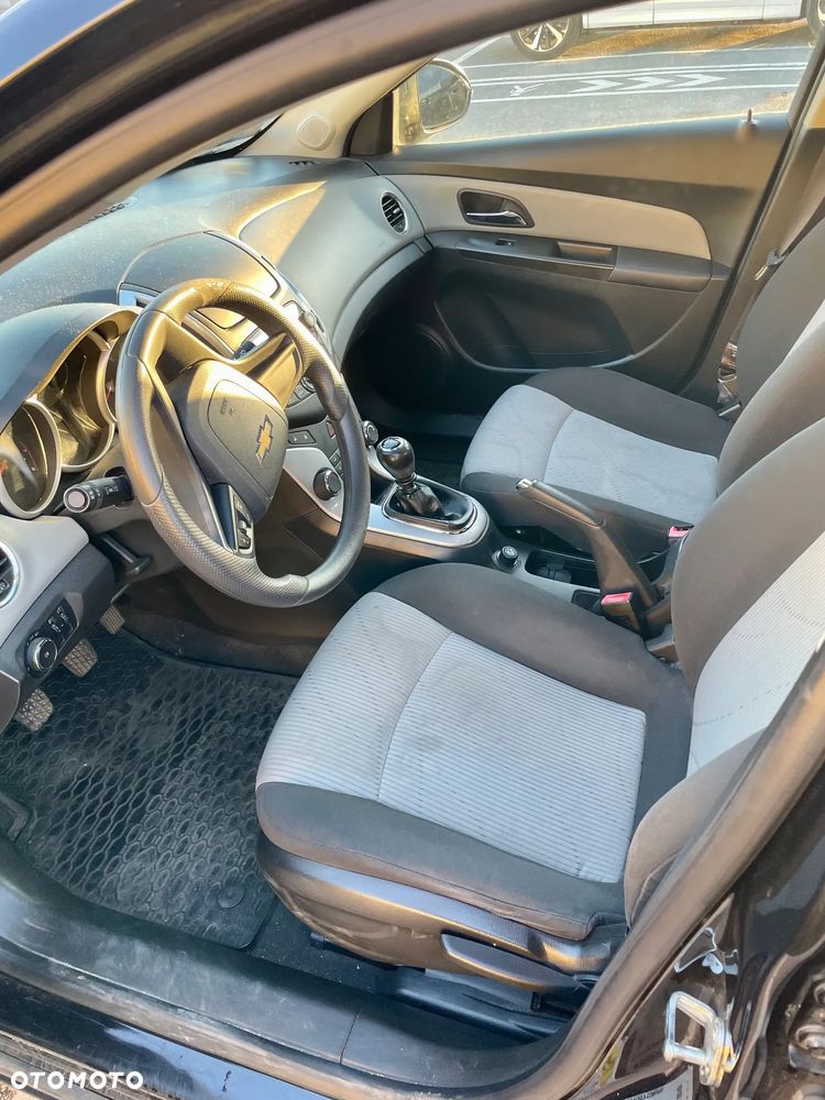 Chevrolet Cruze - 22