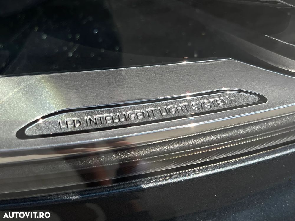 Mercedes-Benz V 300 d Lang 4Matic 9G-TRONIC Exclusive - 37