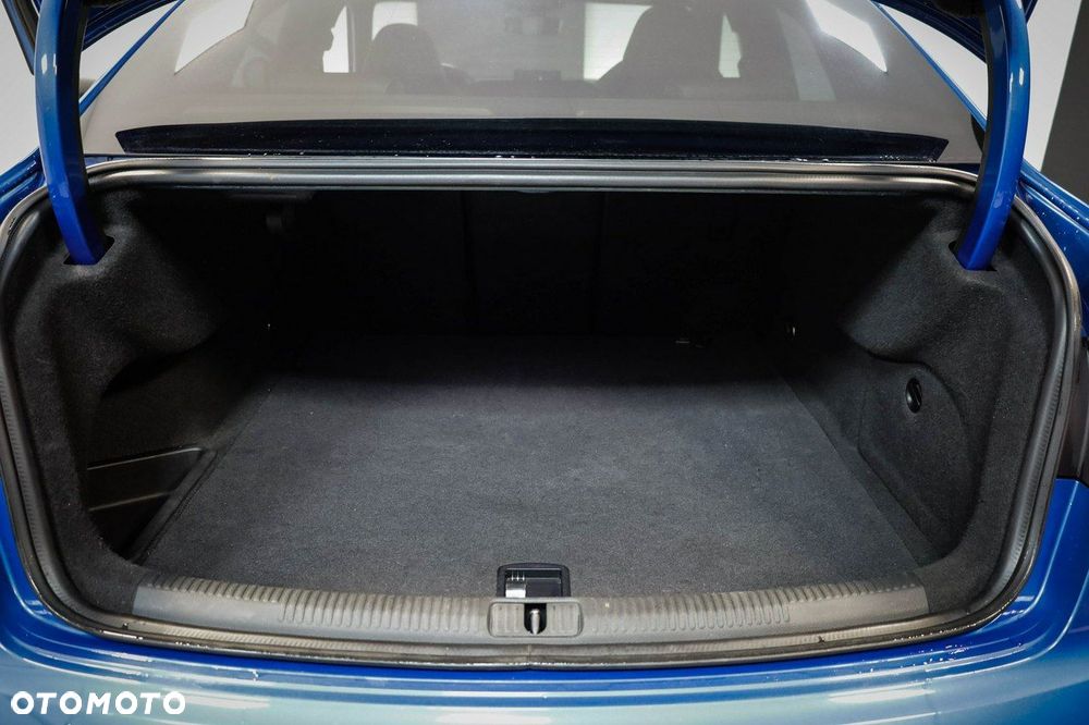 Audi RS3 Limousine - 16