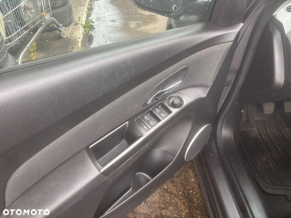 Chevrolet Cruze 1.6 LT - 30