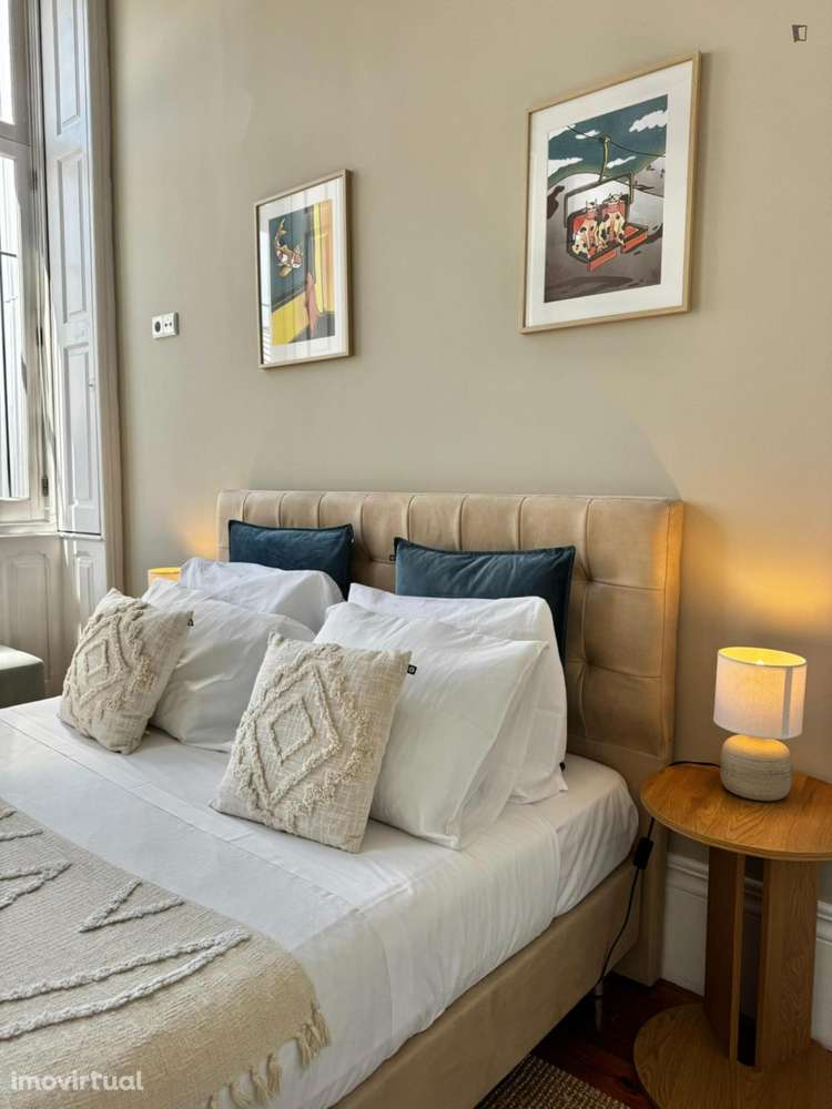 Estúdio - localizado em Santo Ildefonso Porto - Grande imagem: 2/14