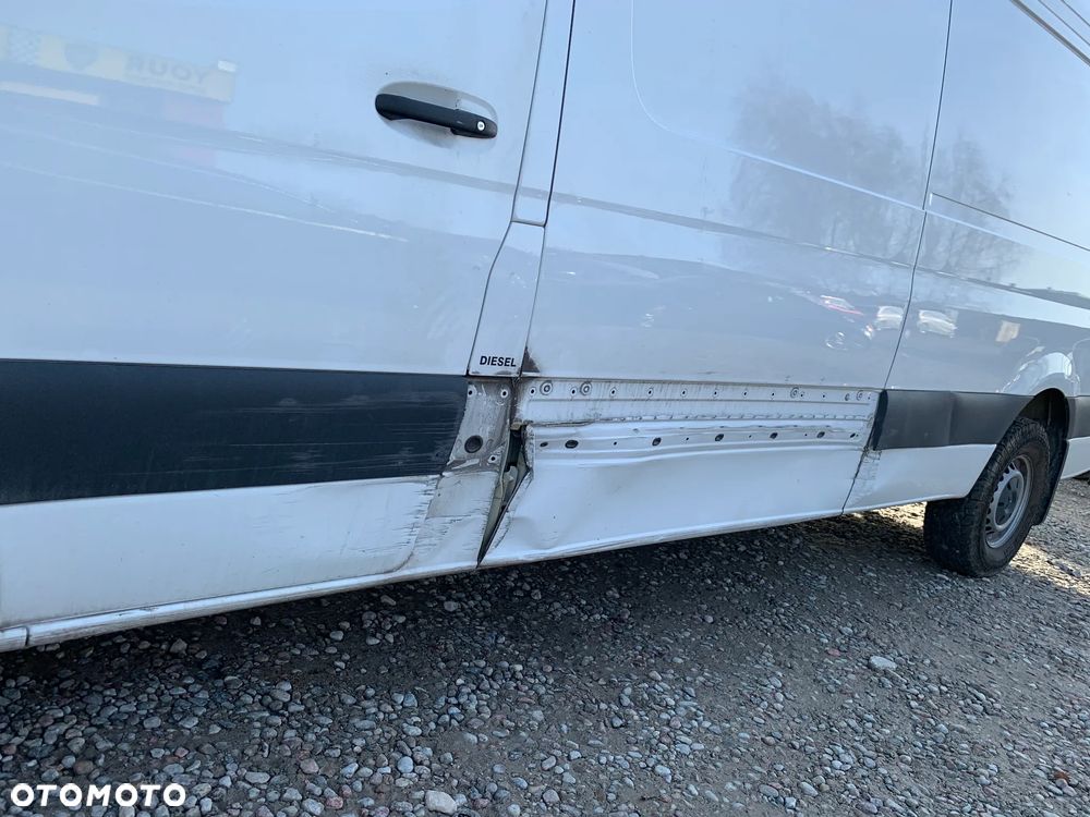 Mercedes-Benz Sprinter - 11