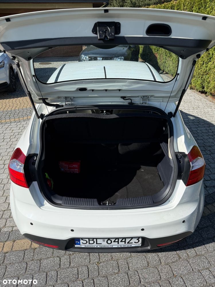 Kia Rio - 15