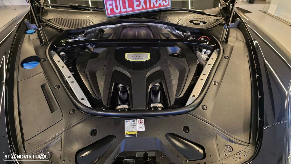 Porsche Panamera 4 E-Hybrid - 30