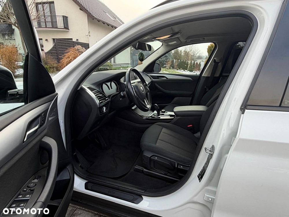 BMW X3 xDrive20i GPF Advantage - 16