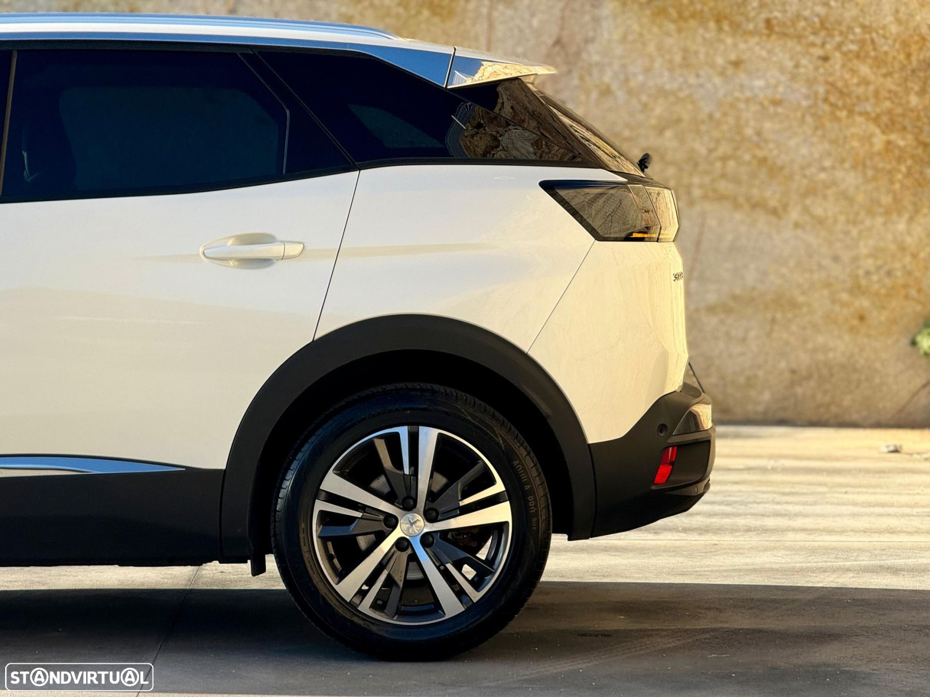 Peugeot 3008 1.5 BlueHDi Allure - 23